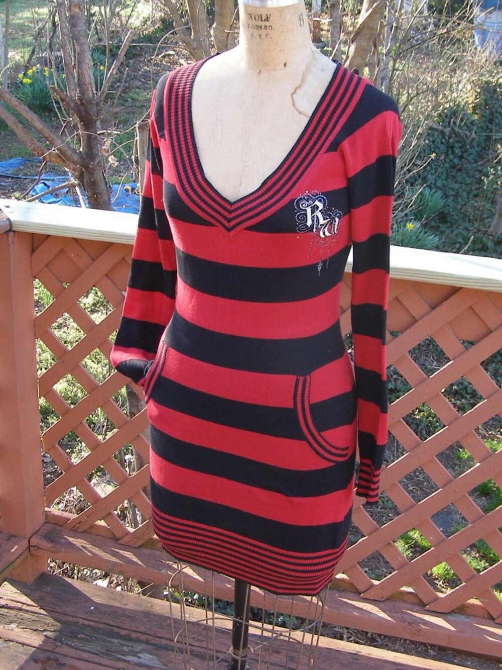 RARE Size L ROCAWEAR Striped V Neck Knit dress Long Sleeves Black Red Bodycon
